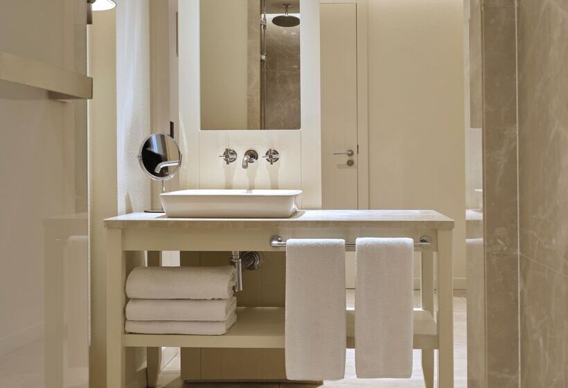 اتاق خانوادگی, Voyage Sorgun