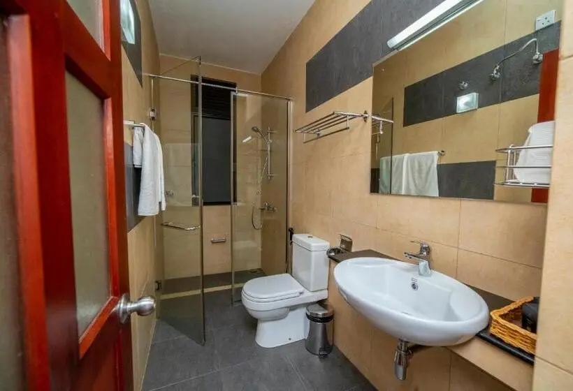 Deluxe Triple Room, Spring Villas Kandy