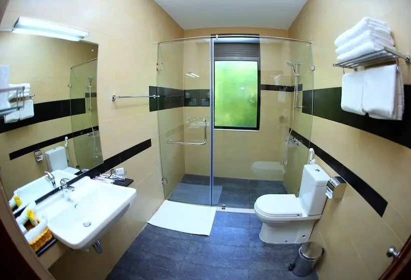 Deluxe Triple Room, Spring Villas Kandy