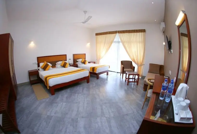 Deluxe Triple Room, Spring Villas Kandy