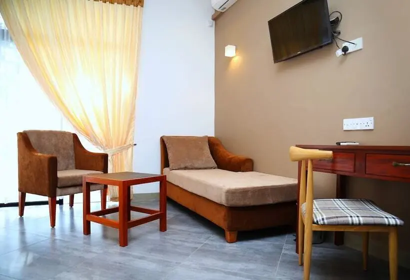 Deluxe Triple Room, Spring Villas Kandy