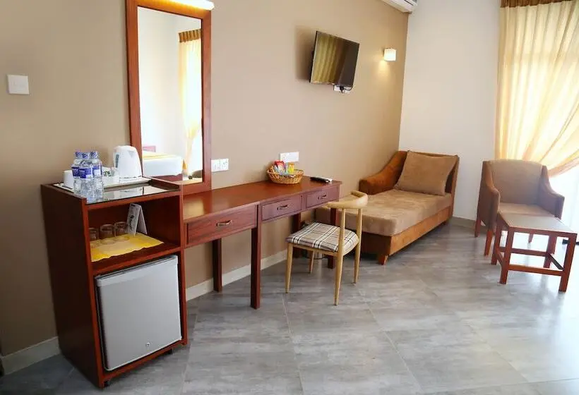 Deluxe Triple Room, Spring Villas Kandy