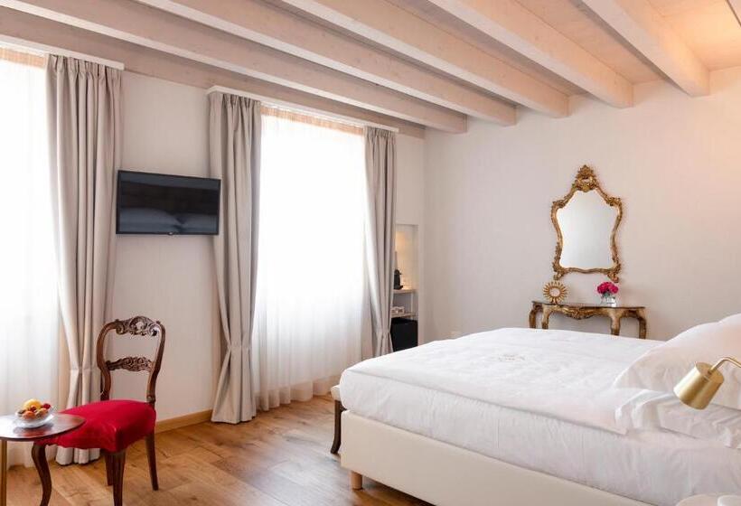 غرفة قياسية مطلّة علي البحيرة, Corte Alma Spa And Luxury Home