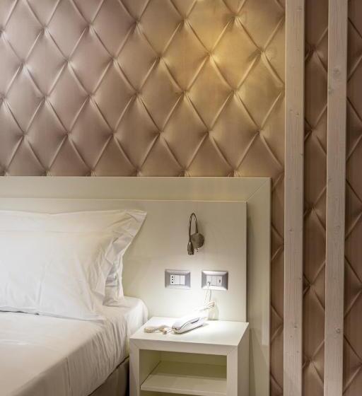 غرفة سوبيريور, Holygold Suite