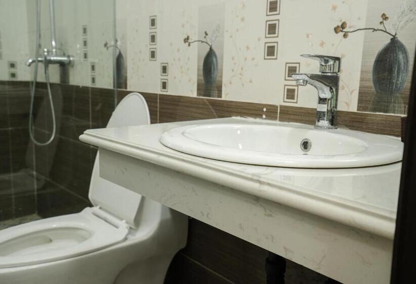 اتاق استاندارد با تخت بزرگ, Hoằng Minh