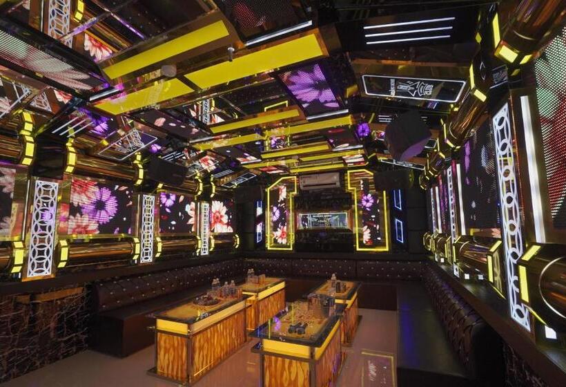 اتاق استاندارد با بالکن, Hoằng Minh