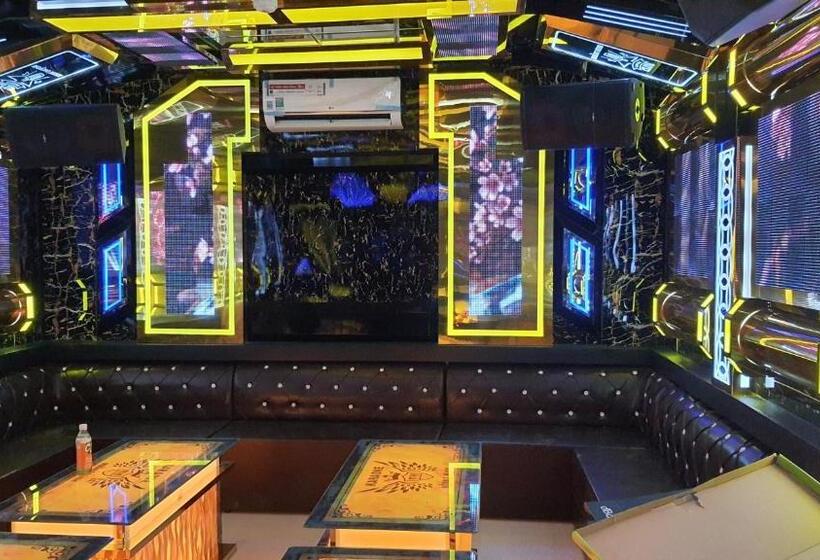 اتاق استاندارد با بالکن, Hoằng Minh