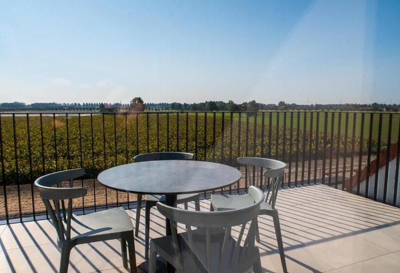 家庭套房, De Zes Bochten