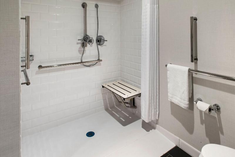 스탠다드 룸 킹사이즈 침대, Four Points By Sheraton Albany