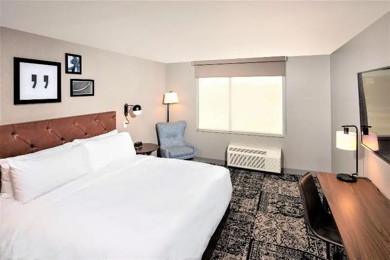 キングサイズベッドのスタンダードルーム, Four Points By Sheraton Albany