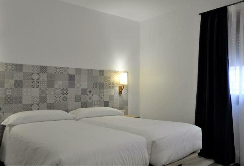 اتاق استاندارد با چشم‌انداز, Hostal Restaurante Villa De Brihuega