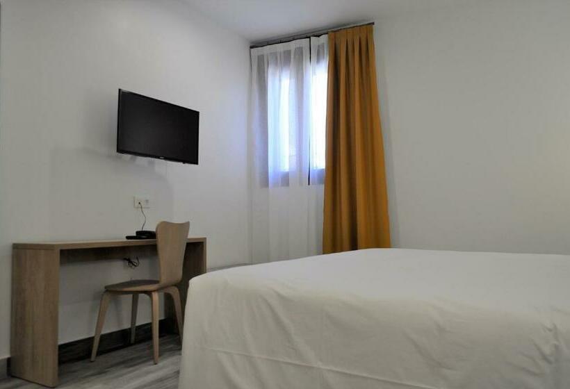 Номер Стандарт Адаптированный для Инвалидов, Hostal Restaurante Villa De Brihuega