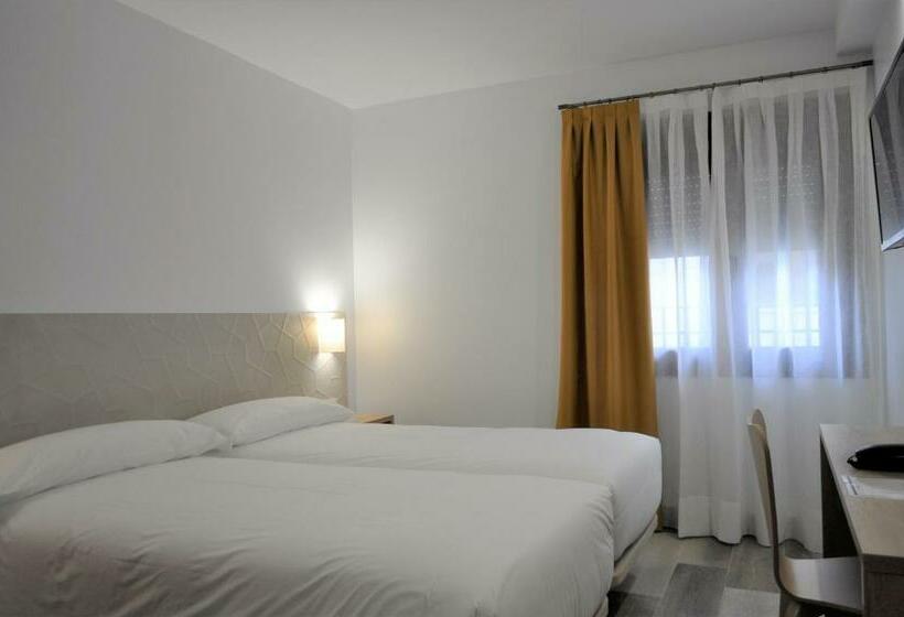 اتاق استاندارد, Hostal Restaurante Villa De Brihuega