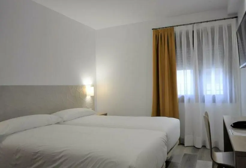 اتاق استاندارد, Hostal Restaurante Villa De Brihuega