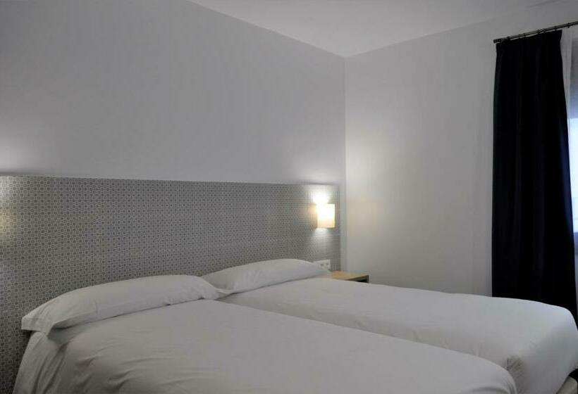 اتاق استاندارد, Hostal Restaurante Villa De Brihuega