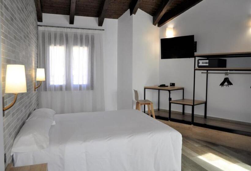 اتاق لوکس, Hostal Restaurante Villa De Brihuega