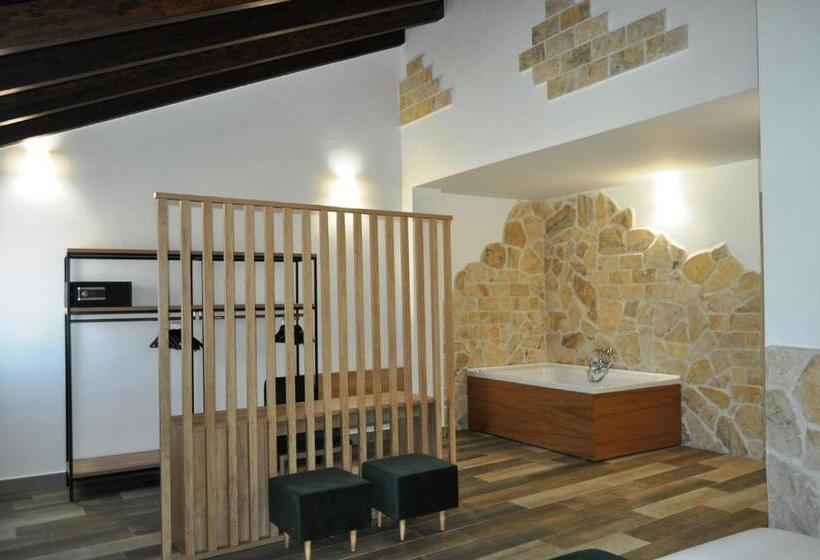 Люкс, Hostal Restaurante Villa De Brihuega