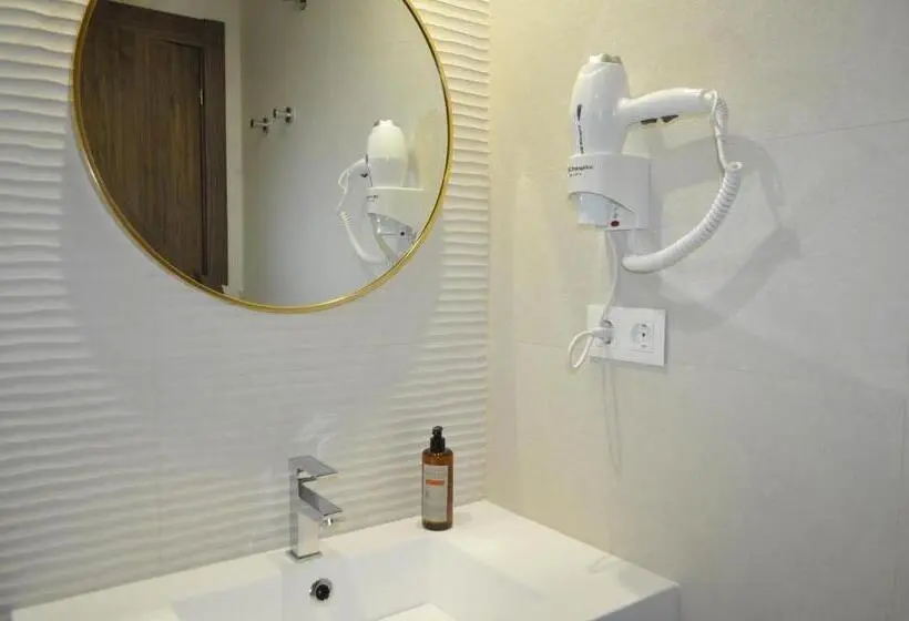 اتاق استاندارد سه نفره, Hostal Restaurante Villa De Brihuega