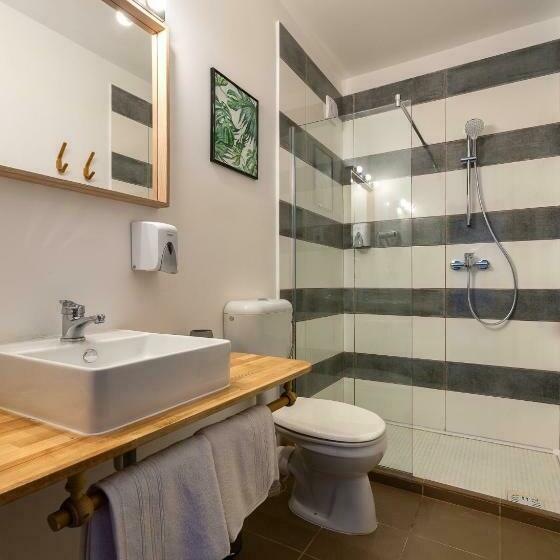 اتاق لوکس با تخت بزرگ, Lagom