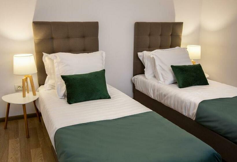 سوییت جونیور لوکس, Lagom