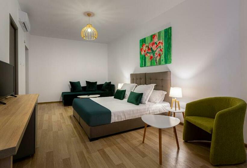 سوییت جونیور لوکس, Lagom