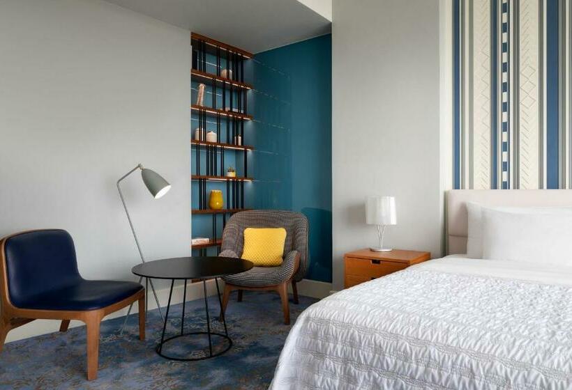 חדר דחוקס עם מיטת קינג, Le Méridien Riyadh