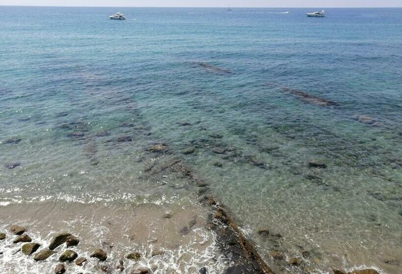 استودیوی استاندارد با چشم‌انداز دریا, Villaggio Turistico La Vesca