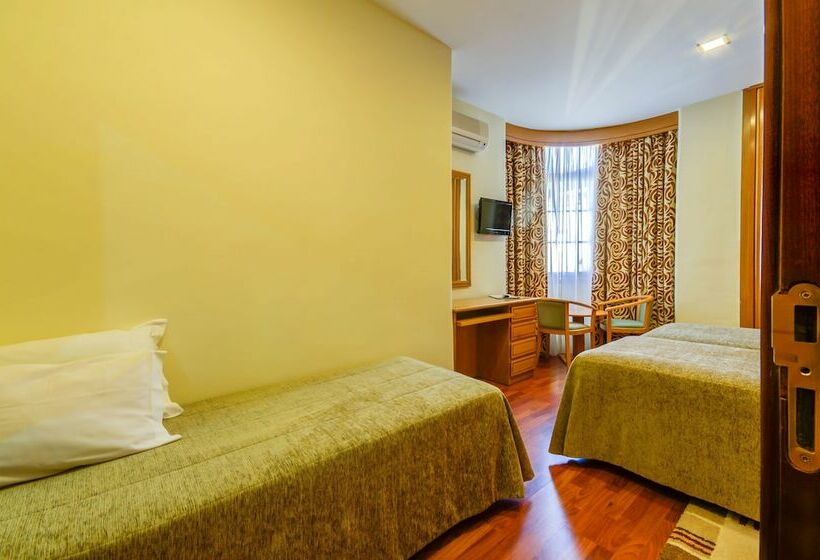 Camera Tripla Standard, Avenida Park