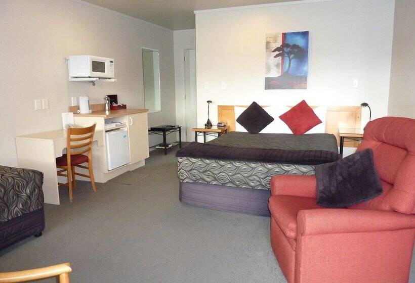 스탠다드 스튜디오, Bk's Pohutukawa Lodge