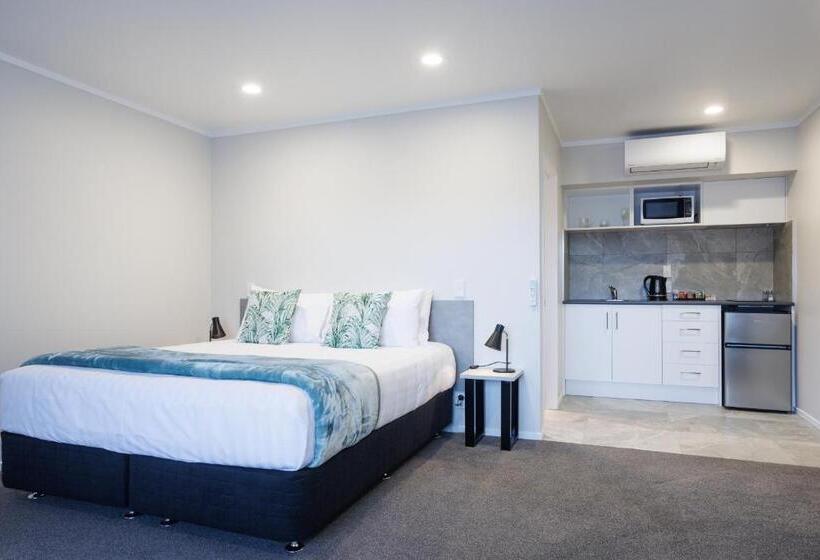 스탠다드 스튜디오, Bk's Pohutukawa Lodge