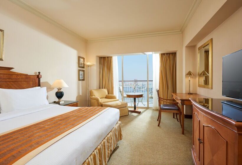 سوئیت با چشمانداز رودخانه, Hilton Cairo Grand Nile