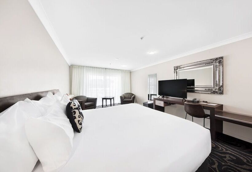 חדר דחוקס עם מיטת קינג, Millennium Hotel New Plymouth, Waterfront