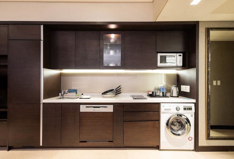 Студия Superior, Oakwood Premier Coex Center