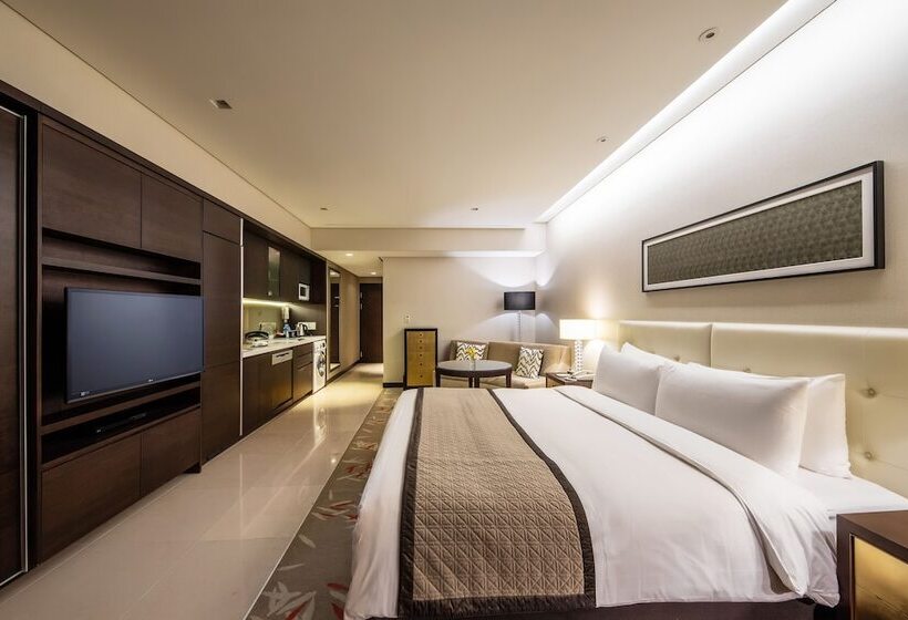 Студия Superior, Oakwood Premier Coex Center