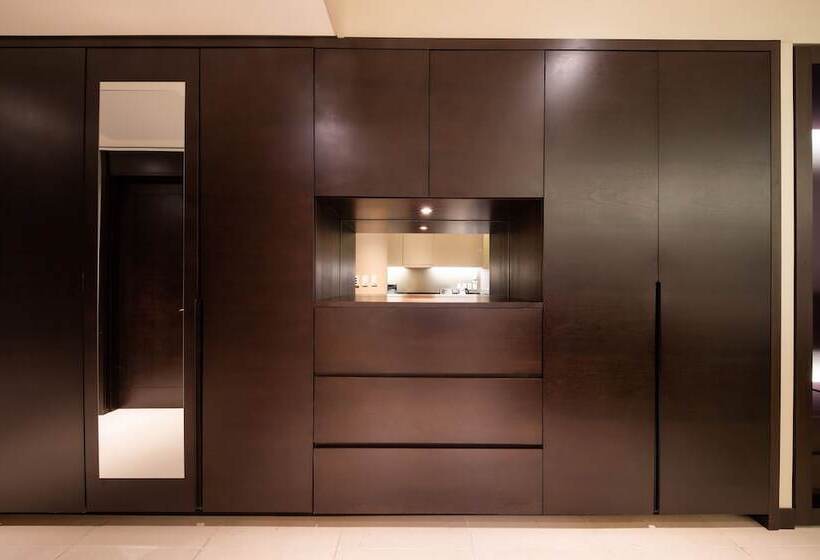 Студия Премиум, Oakwood Premier Coex Center