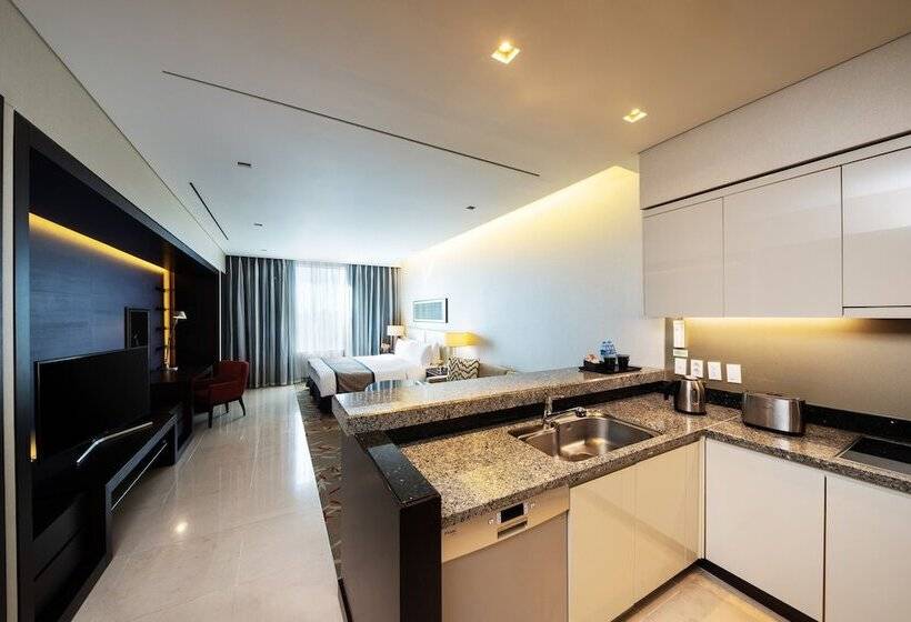 Студия Премиум, Oakwood Premier Coex Center