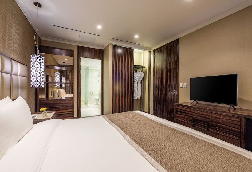 Апартаменты Superior 3 Спальни, Oakwood Premier Coex Center