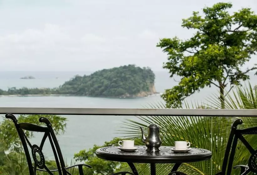 اتاق سوپریور با چشم‌انداز دریا, Oceans Two Resort