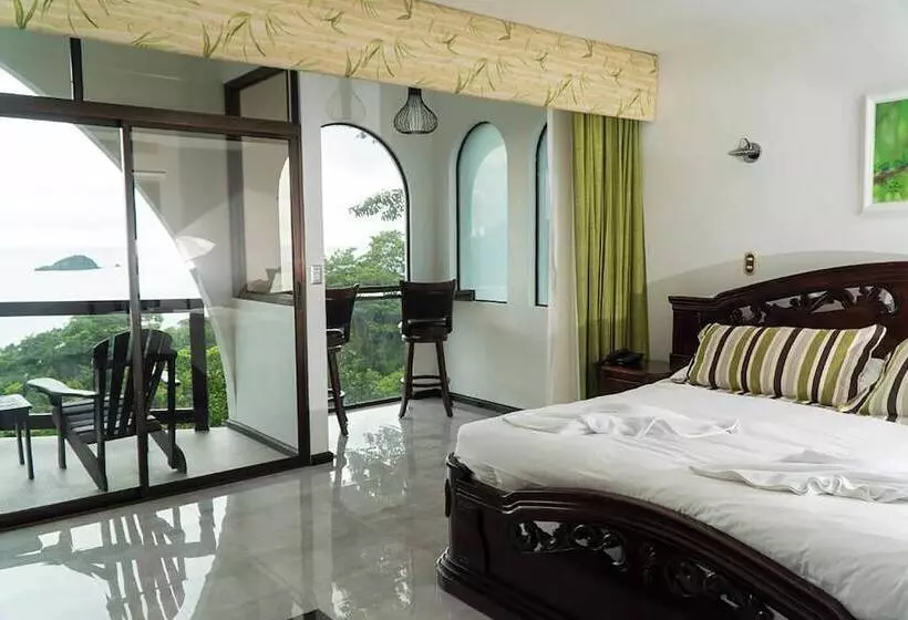 اتاق سوپریور با چشم‌انداز دریا, Oceans Two Resort