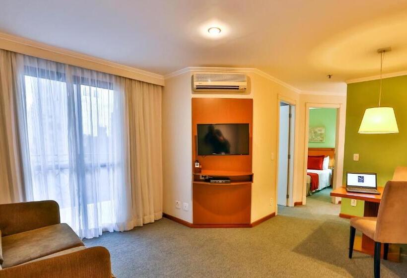 سوییت سوپریور, Quality Suites Vila Olimpia