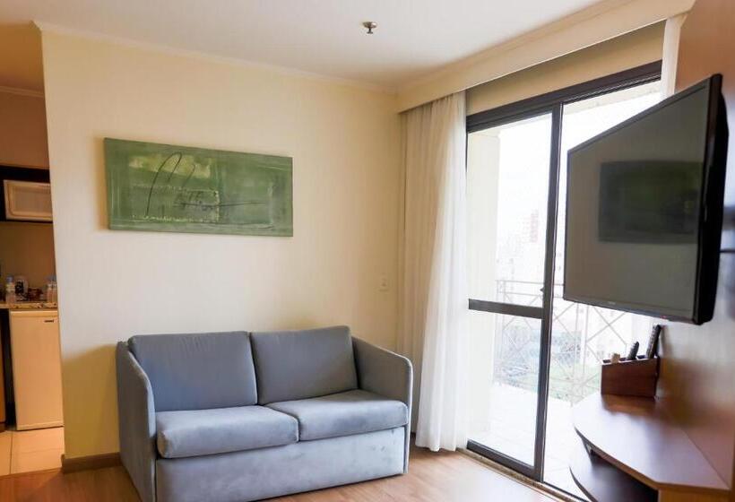 سوییت لوکس, Quality Suites Vila Olimpia