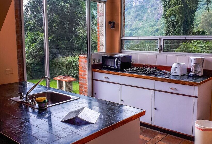 سوییت خانوادگی, San Buenaventura De Atitlan