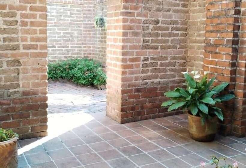 سوییت خانوادگی, San Buenaventura De Atitlan