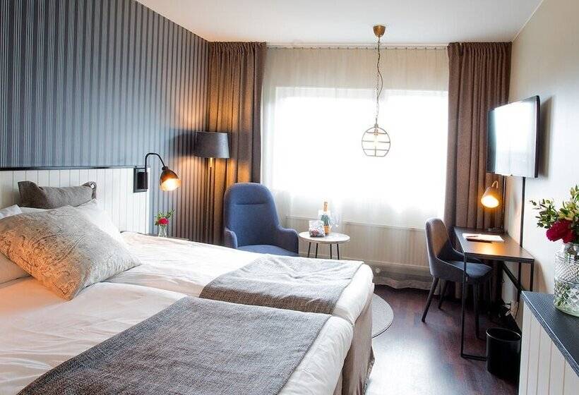 Номер Стандарт, Stenungsbaden Yacht Club