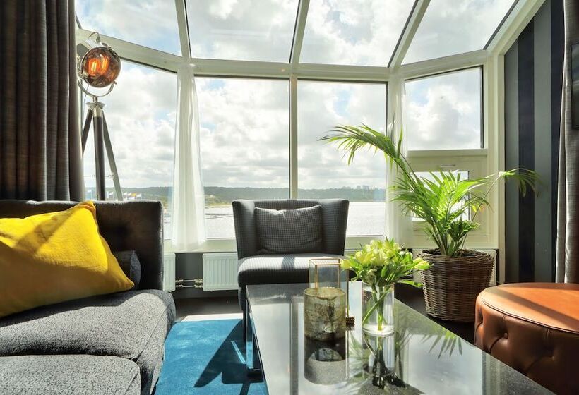 Номер Deluxe Вид на Море, Stenungsbaden Yacht Club