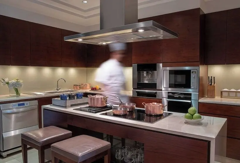 سوئیت سلطنتی 2 خوابه, The Ritz-Carlton, Dubai