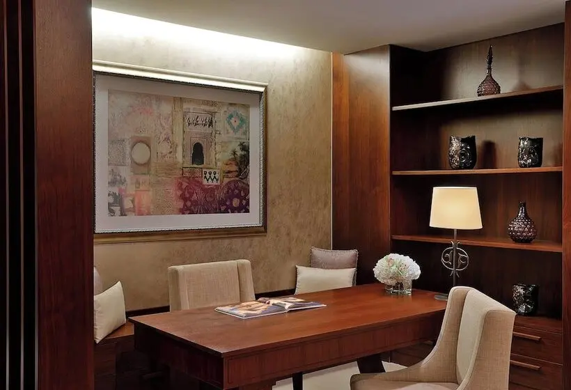 سوئیت سلطنتی 2 خوابه, The Ritz-Carlton, Dubai