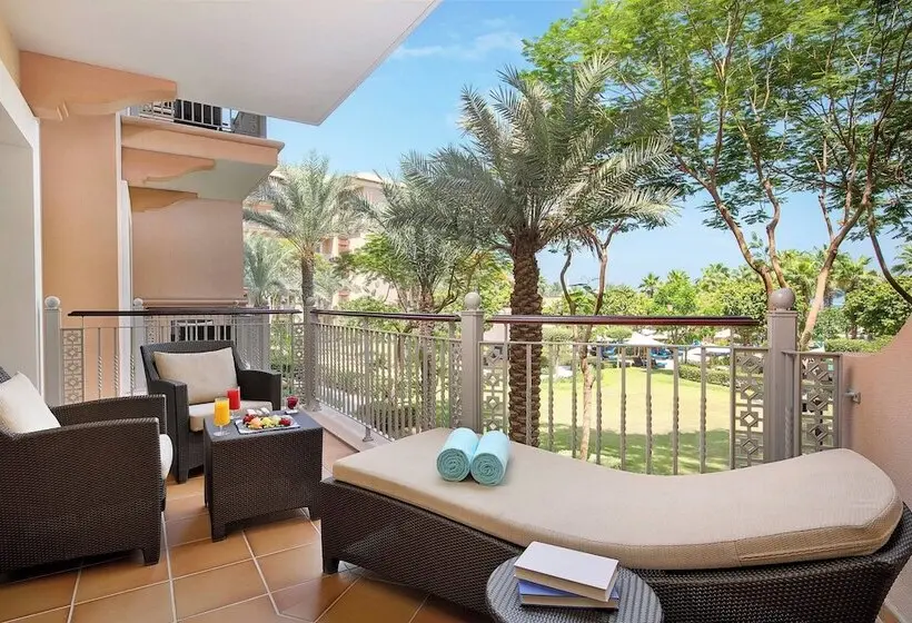 سوییت با چشم‌انداز باغ, The Ritz-Carlton, Dubai