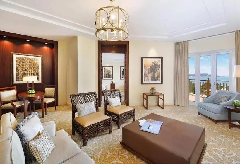 سوئیت کلوب با چشم‌انداز دریا, The Ritz-Carlton, Dubai