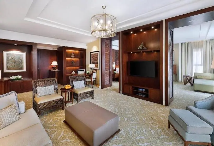 سوئیت کلوب با چشم‌انداز باغ, The Ritz-Carlton, Dubai